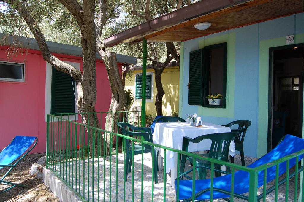 Marina Del Cantone Chalet Нерано Номер фото